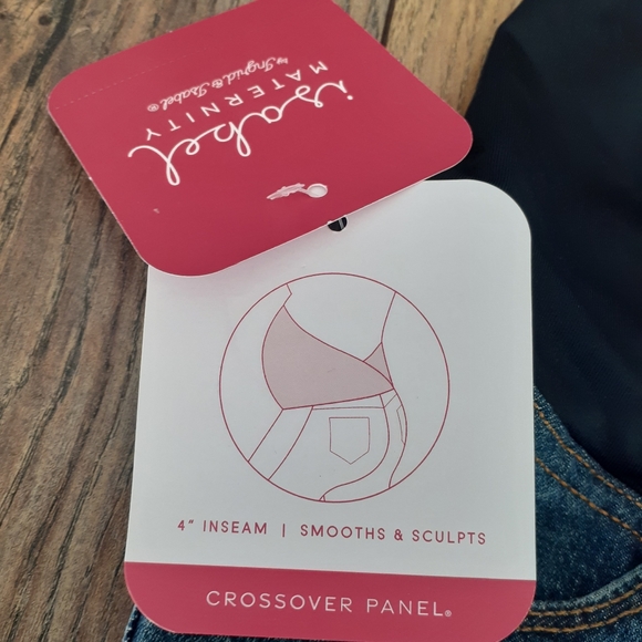 Size 2 NWT Maternity Midi Shorts Medium Blue Denim Crossover Panel - Picture 11 of 12